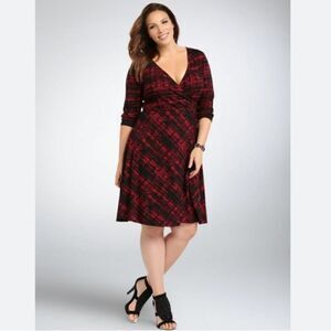 Torrid patterned v neck faux wrap dress